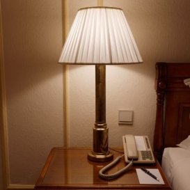 Tìm đèn bàn ngủ có kích thước phù hợp 